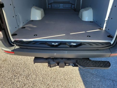 Used 2025 Mercedes-Benz Sprinter 3500 image 9