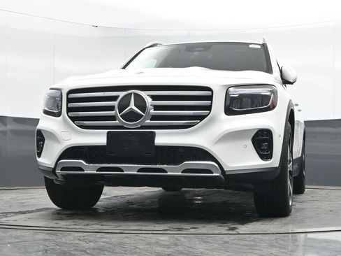 Used 2025 Mercedes-Benz GLB 250 4MATIC image 45