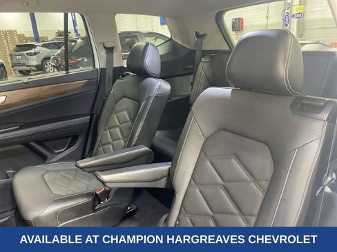 Used 2024 Volkswagen Atlas SE image 33