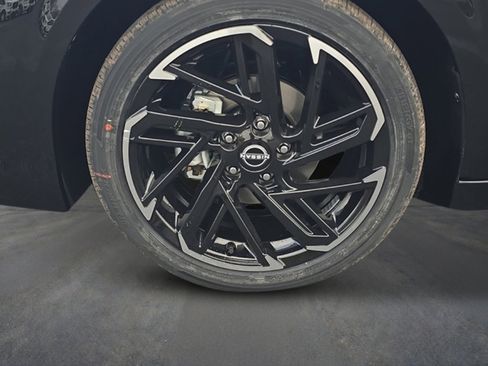 New 2026 Nissan Sentra SR FWD image 9