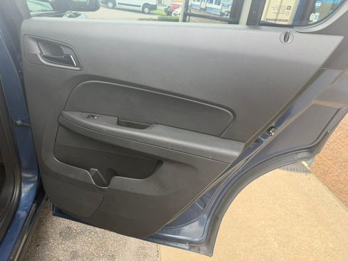 Used 2017 Chevrolet Equinox LT AWD/4WD image 29