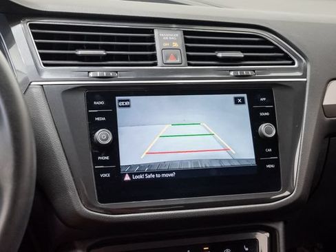Used 2023 Volkswagen Tiguan SE FWD image 14