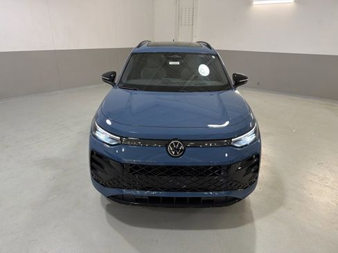 New 2026 Volkswagen Tiguan SE R-Line AWD/4WD image 3
