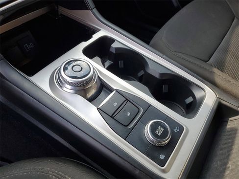 Certified 2022 Ford Explorer XLT image 30