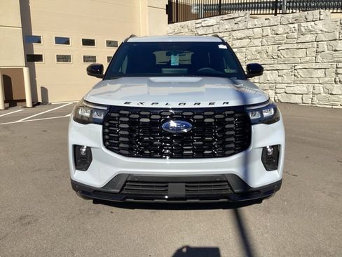 New 2026 Ford Explorer ST-Line w/ ST-Line Street Pack AWD/4WD image 2