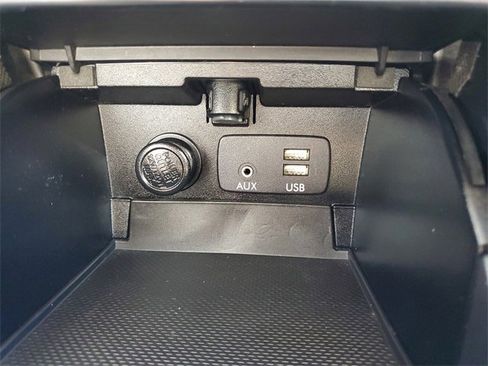 Used 2017 Subaru Outback 2.5i Premium image 33