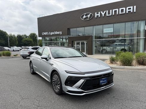 Certified 2025 Hyundai Sonata Limited FWD image 1