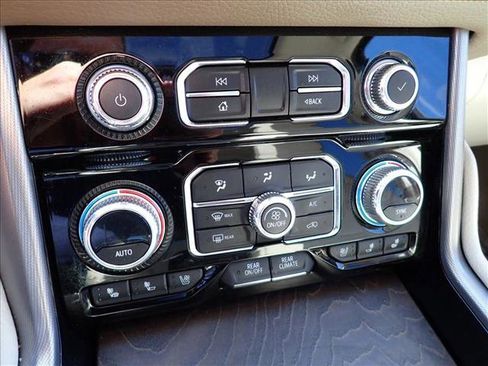 Used 2023 GMC Yukon XL Denali image 22