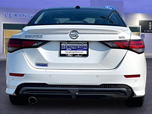 Used 2020 Nissan Sentra SR w/ Premium Package FWD image 6
