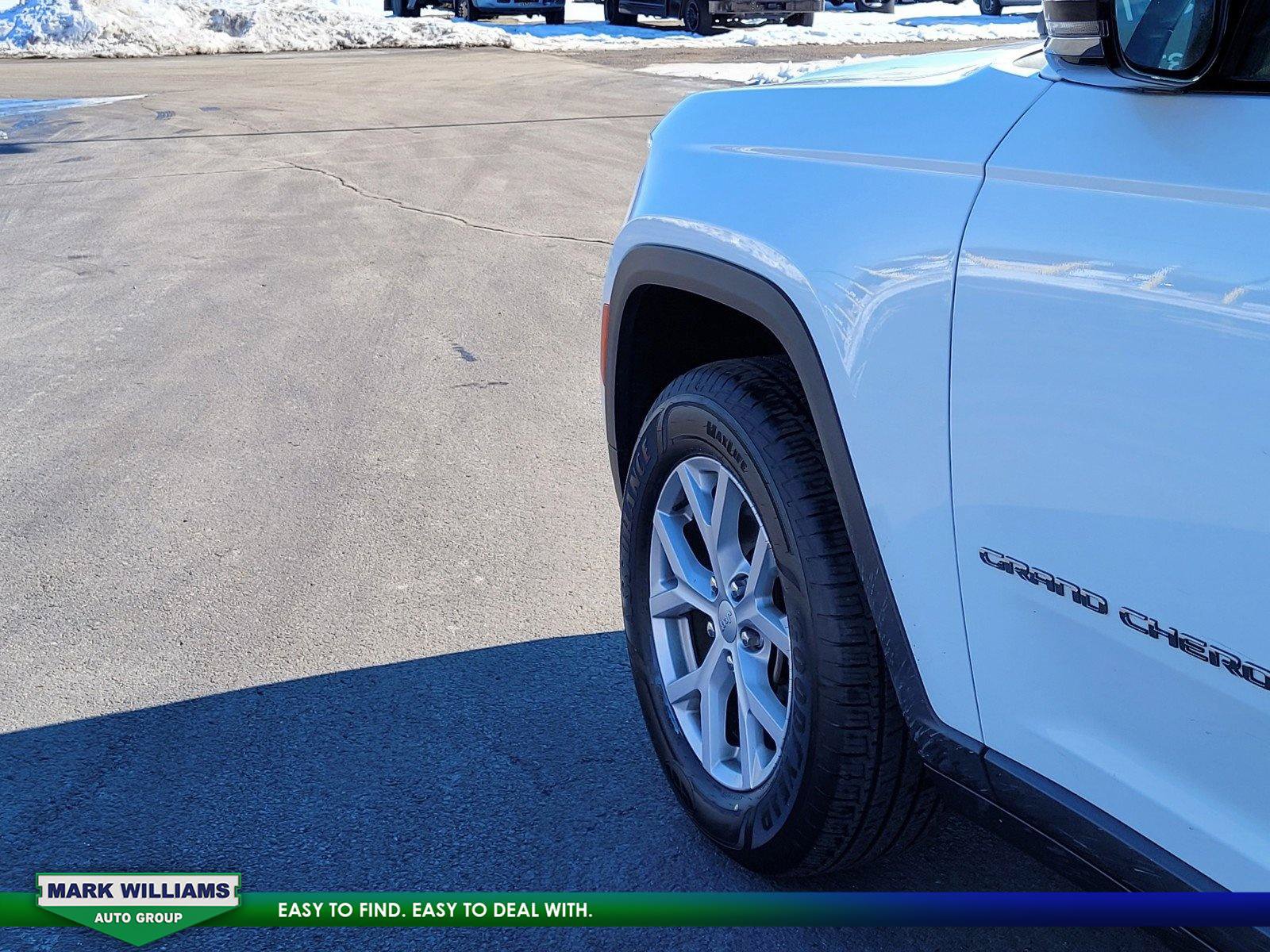 Used 2021 Jeep Grand Cherokee L Limited AWD/4WD image 11