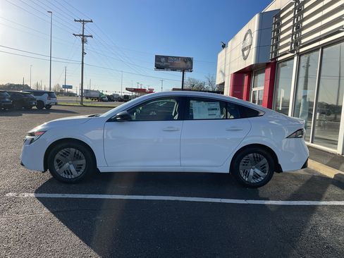 New 2026 Nissan Sentra SV image 18