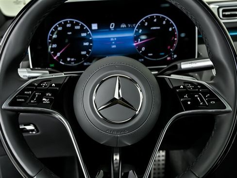 Used 2025 Mercedes-Benz S 580 4MATIC Sedan image 29