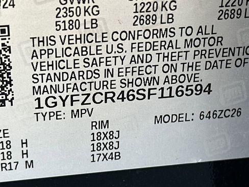 Used 2025 Cadillac XT4 Premium Luxury image 31