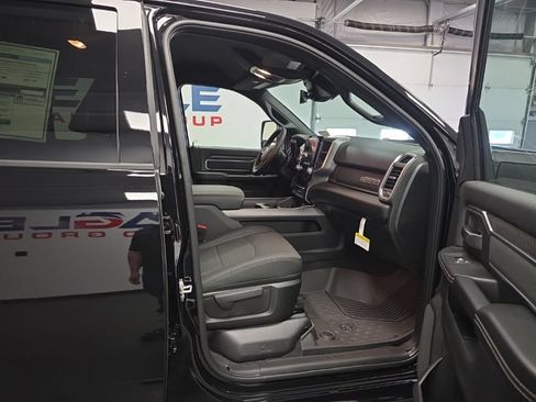 New 2026 RAM 2500 Big Horn AWD/4WD image 18
