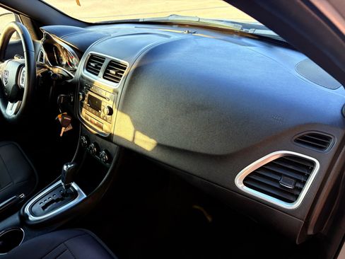 Used 2013 Dodge Avenger SXT w/ Rallye Appearance Group image 14