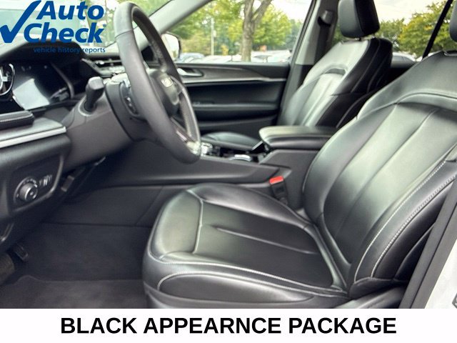 Used 2023 Jeep Grand Cherokee Limited w/ Black Appearance Package AWD/4WD image 21