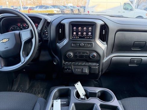 Used 2024 Chevrolet Silverado 2500 Custom w/ Custom Value Package image 17