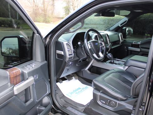 Used 2017 Ford F150 Platinum w/ Equipment Group 701A Luxury image 3