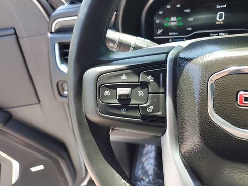 Used 2023 GMC Yukon SLT w/ SLT Luxury Package AWD/4WD image 28