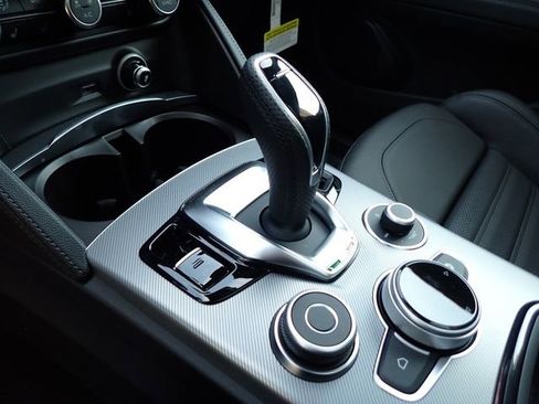 New 2025 Alfa Romeo Stelvio Sprint AWD/4WD image 18