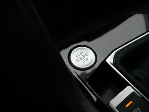 Used 2023 Volkswagen Taos SEL image 30