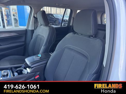 Used 2023 Jeep Grand Cherokee Laredo image 13