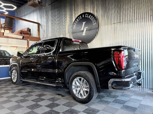 Used 2022 GMC Sierra 1500 SLT w/ SLT Premium Package AWD/4WD image 4