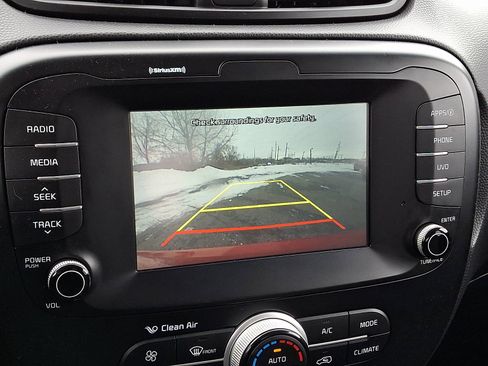 Used 2018 Kia Soul + image 17