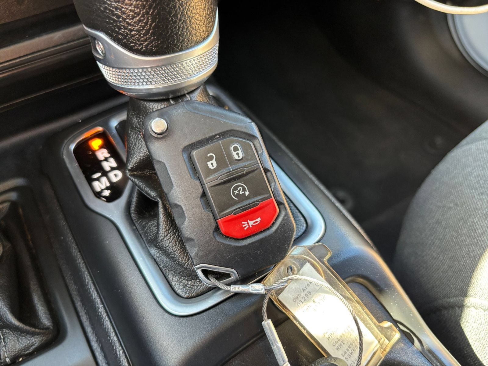 Used 2025 Jeep Wrangler Unlimited Sahara AWD/4WD image 24