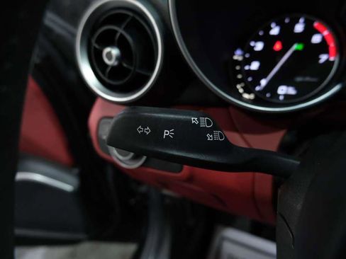 Used 2019 Alfa Romeo Giulia w/ Nero Edizione image 37
