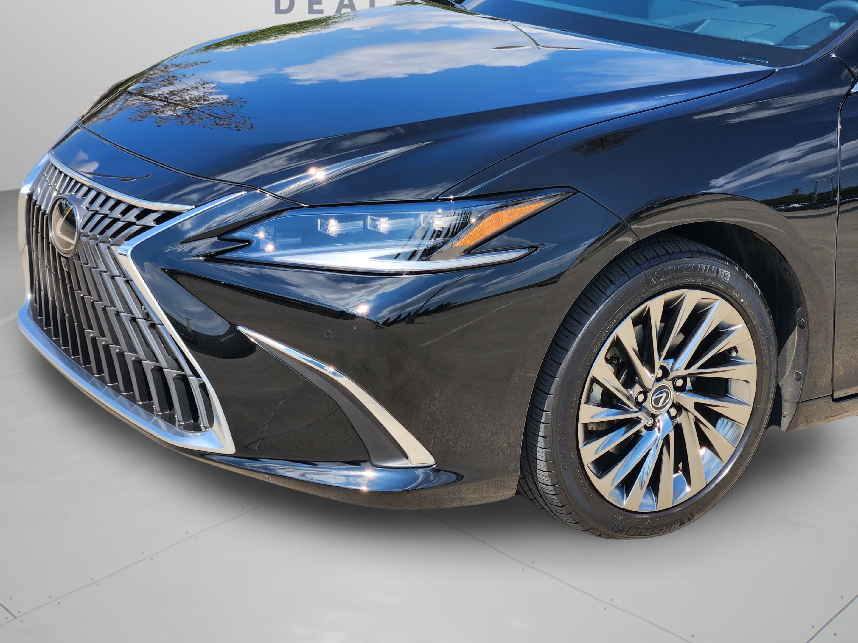 Used 2024 Lexus ES 350 Ultra Luxury w/ Accessory Package (Z2) FWD image 33