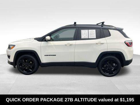 Used 2018 Jeep Compass Latitude w/ Popular Equipment Group AWD/4WD image 5