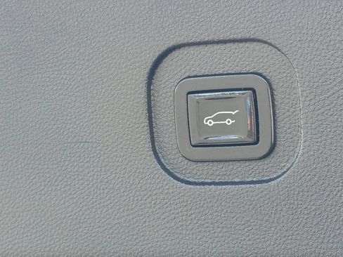 Used 2015 Chevrolet Equinox LTZ FWD image 16