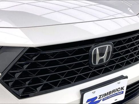 Certified 2023 Honda Accord LX image 30