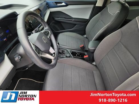 Used 2023 Volkswagen Taos SE w/ Panoramic Sunroof Package AWD/4WD image 14
