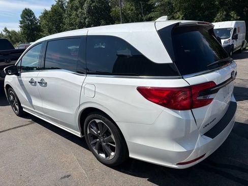 Used 2023 Honda Odyssey Elite image 6
