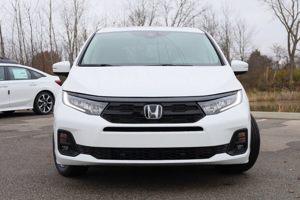 New 2027 Honda Odyssey Touring image 2