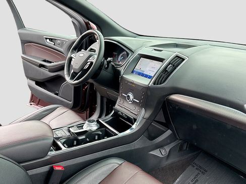 Used 2020 Ford Edge Titanium w/ Equipment Group 301A image 5