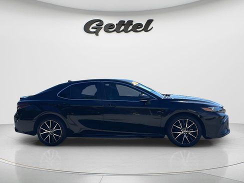 Used 2024 Toyota Camry SE w/ Convenience Package FWD image 4