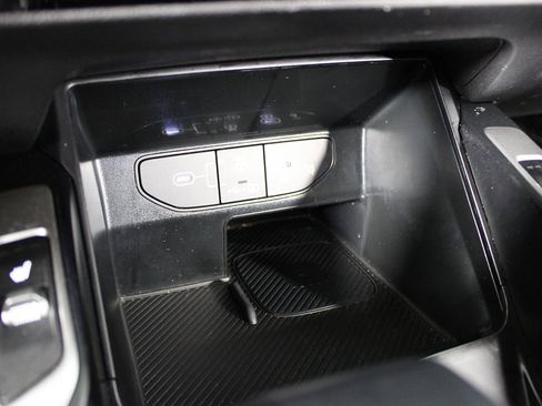 Used 2024 Kia Sorento S image 12