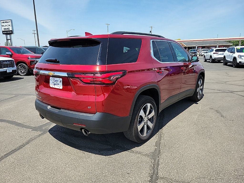 Used 2023 Chevrolet Traverse LT w/ LT Premium Package AWD/4WD image 5