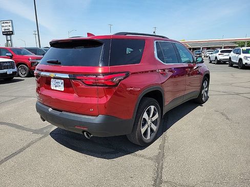 Used 2023 Chevrolet Traverse LT w/ LT Premium Package AWD/4WD image 5