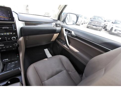 Used 2022 Lexus GX 460 Luxury w/ Off Road Package AWD/4WD image 17