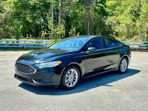 Used 2020 Ford Fusion SE FWD image 3
