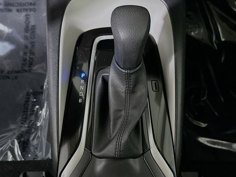 Used 2025 Toyota Corolla LE image 20