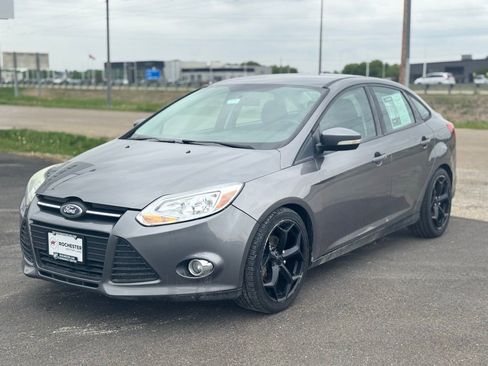 Used 2014 Ford Focus SE w/ SE Winter Package FWD image 33