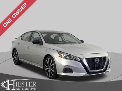 Used 2022 Nissan Altima 2.5 SR FWD image 1