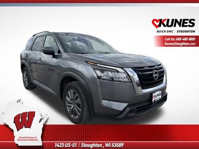 Used 2025 Nissan Pathfinder SV