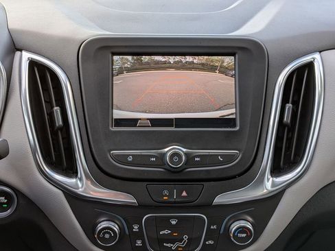 Used 2022 Chevrolet Equinox LS image 23