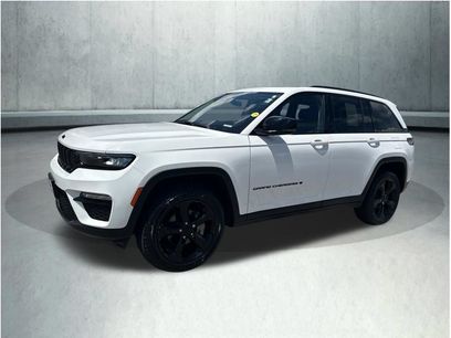 Used 2023 Jeep Grand Cherokee Limited w/ Black Appearance Package